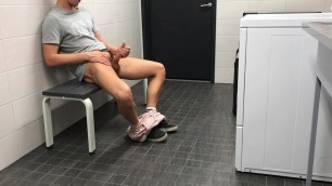 I wanna cum so badly / jerking off in the laundry room Porn Videos