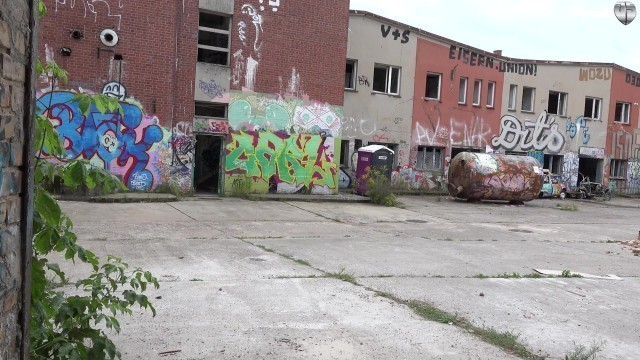 Alles für die Kunst - Lost Place Rettungsfick in Berlin Teil 1 Porn Videos