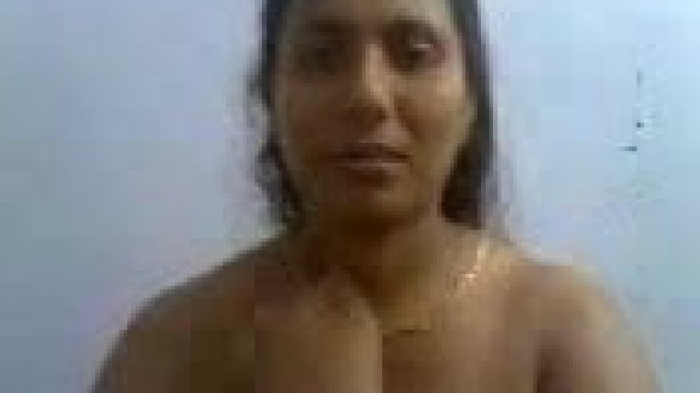 Smart Southindian Busty Mallu Aunty's Boobs and Pussy Show